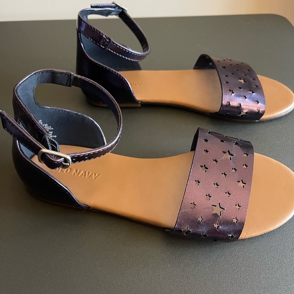 Old Navy - Purple Sandals Size 2 ~ Stars ~ Metallic Eggplant - Picture 3 of 12